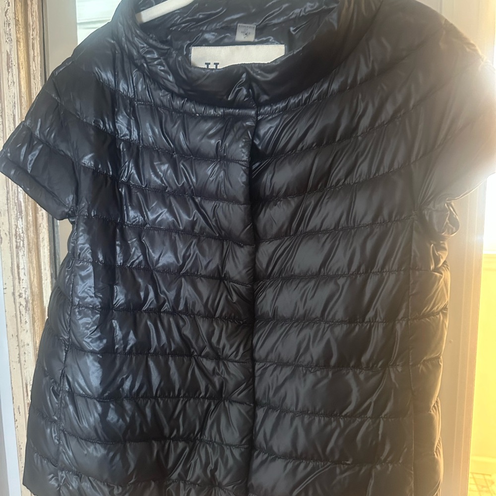 Amazing capelet sleeve jacket from Henro
Great for all year